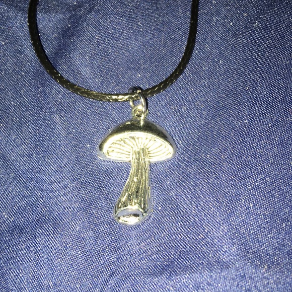 Silver Toned Mushroom Pendant Necklace Artisan New - Picture 3 of 5